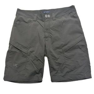 Arcteryx Mens Rampart gray Cargo Shorts Nylon Blend Hiking size 36x11